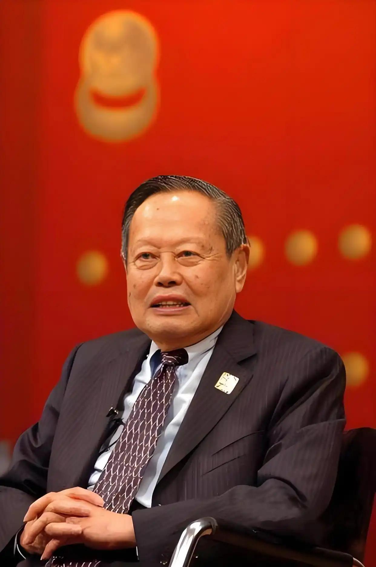 享誉世界的物理学家杨振宁先生，于2025年10月18日在北京逝世，享年103岁。