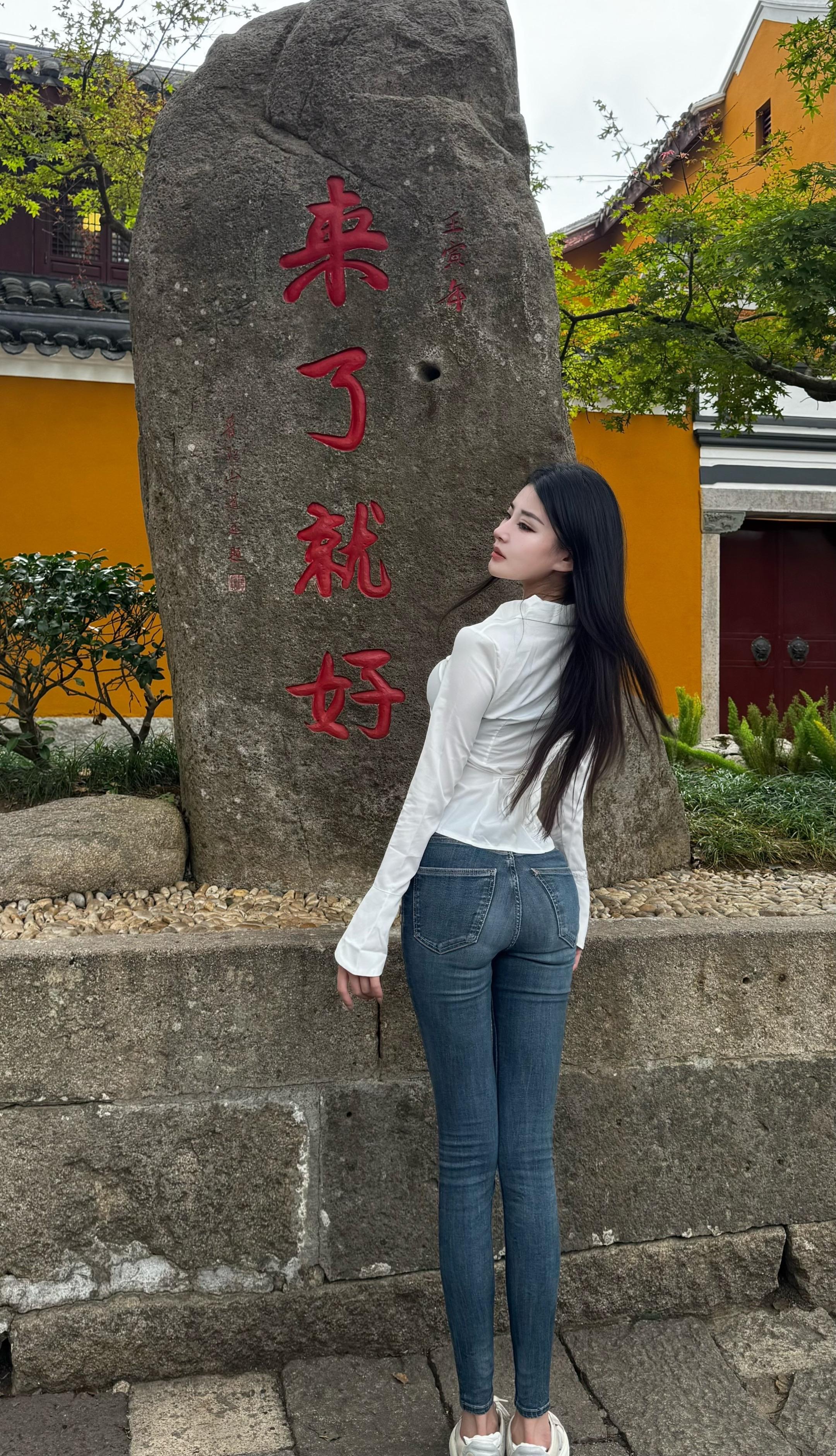 兴尽晚回舟，误入藕花深处。