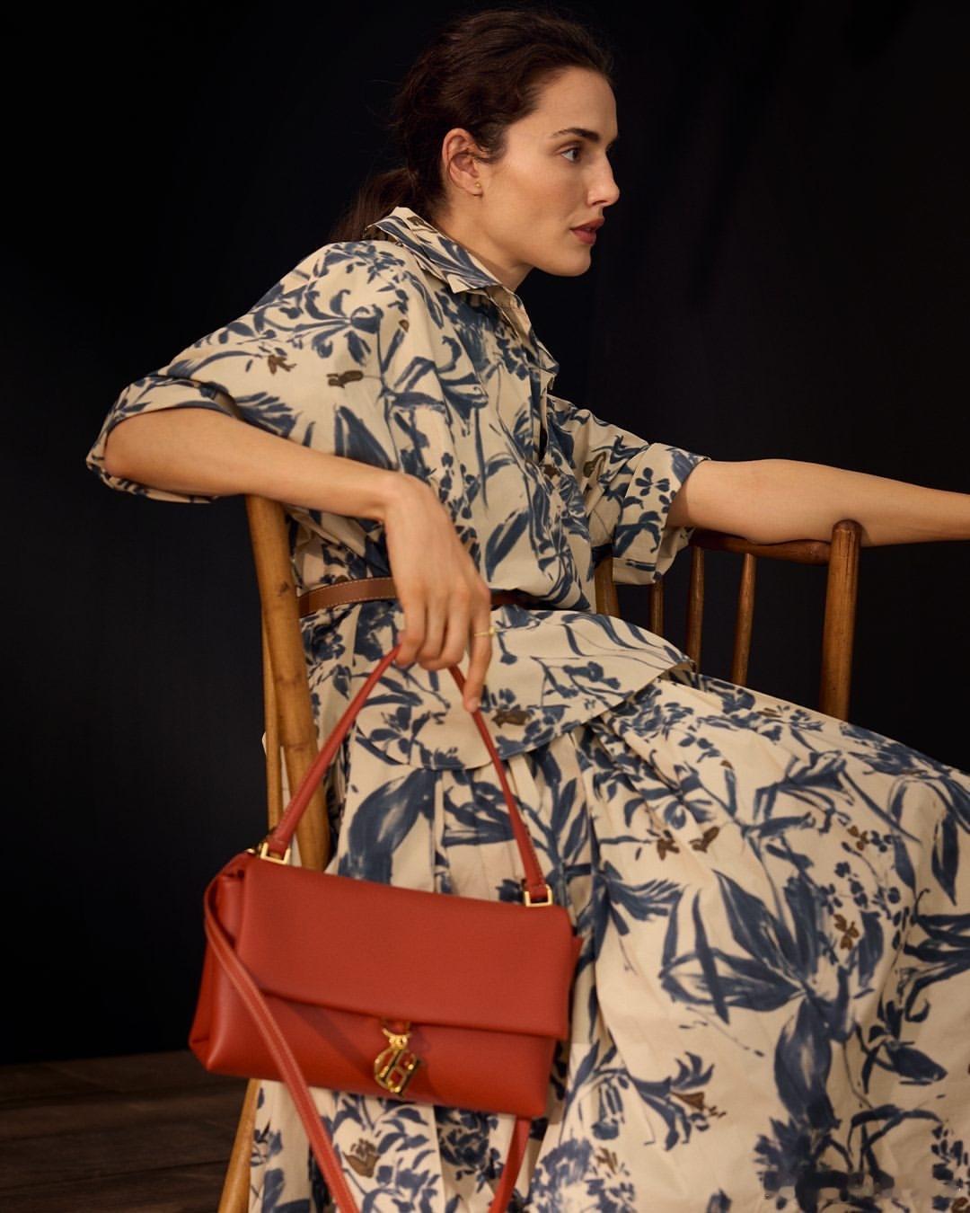 Blanca Padilla × Carolina Herrera 时尚穿搭