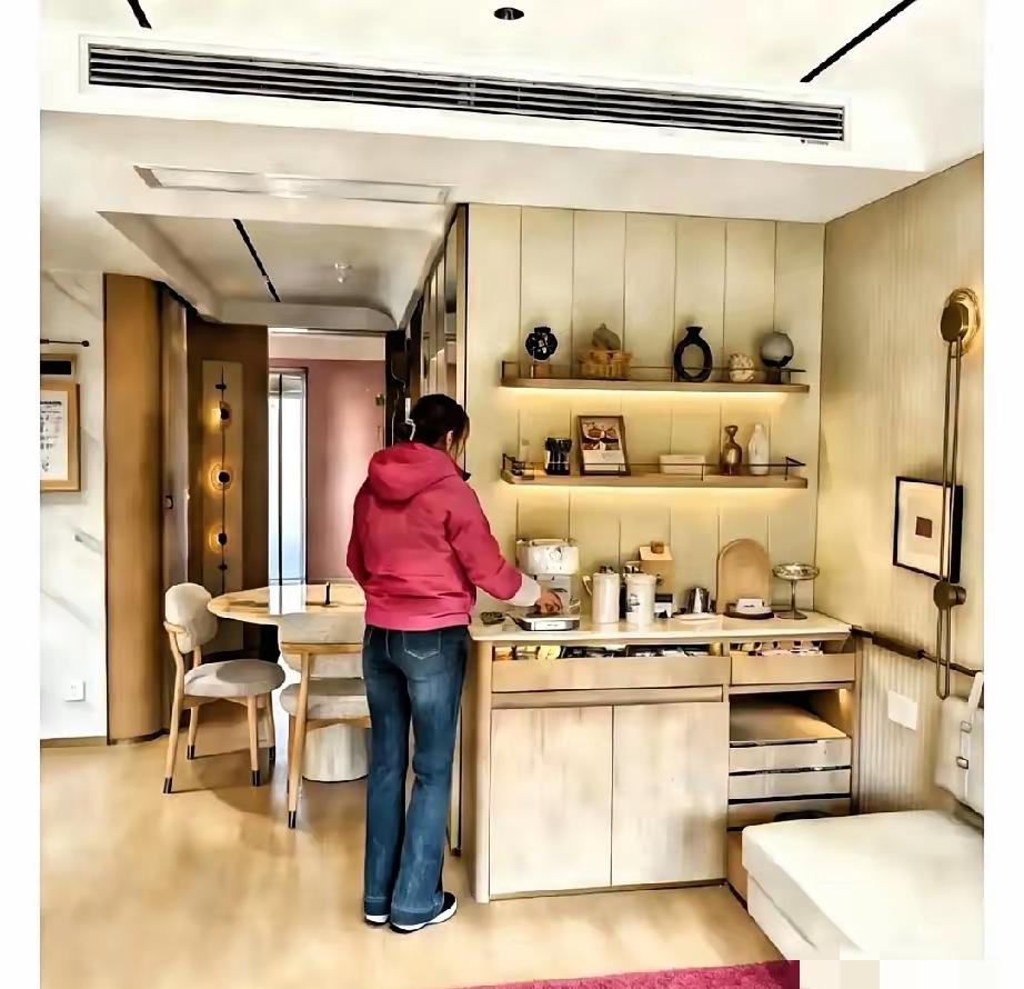 果不其然。
国家卫健委突然宣布了，面向65岁及以上老年人的年度免费健康体检继续在