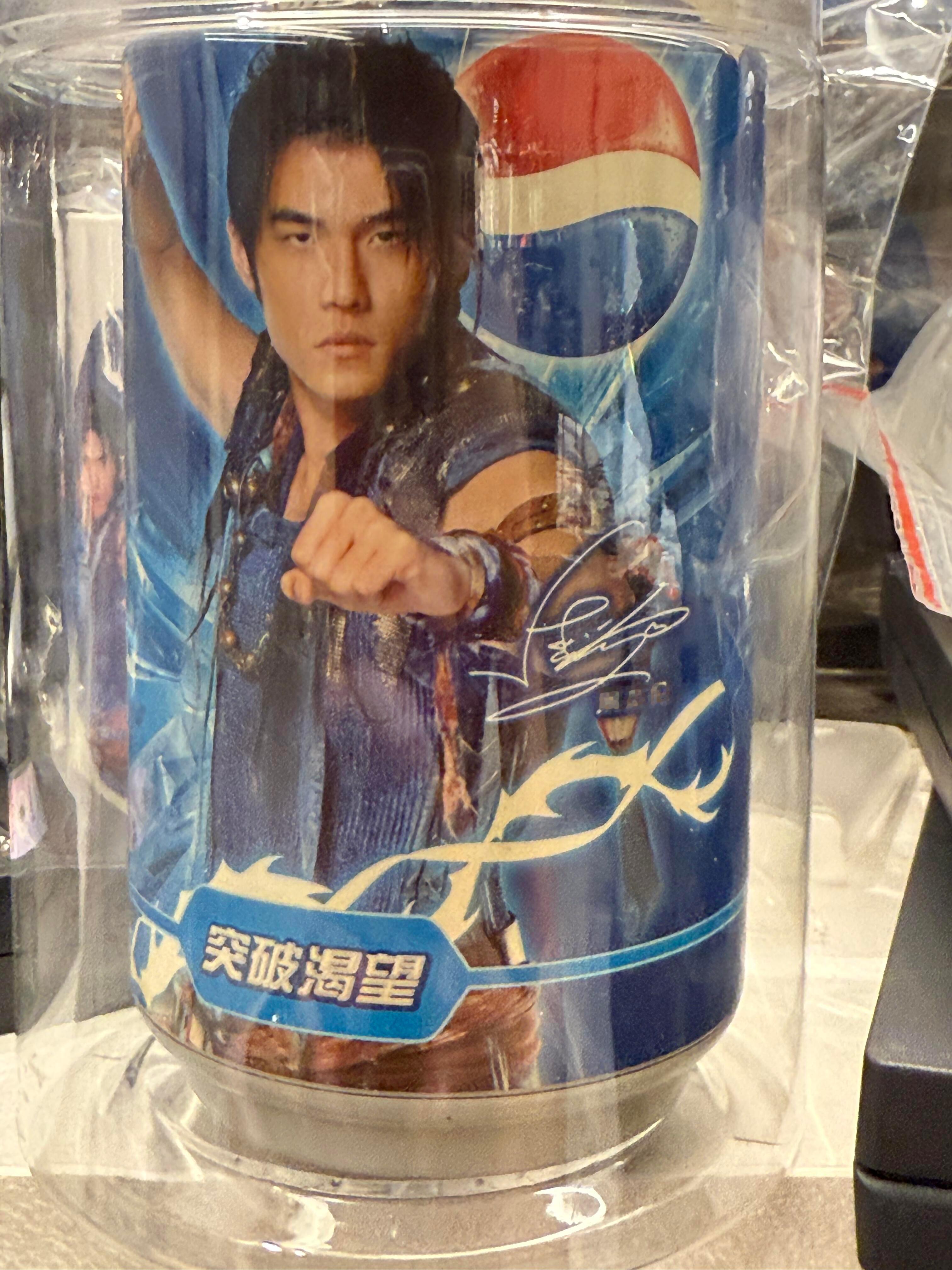 没有手机的年代怎么追星小时候追星的顶配快乐，必须是攒一周零花钱换来的。放学攥着五