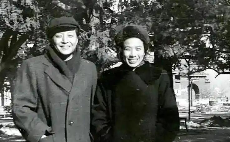 姐姐孙维世在狱中惨死七年之后，她的亲妹妹孙新世做出了一个令整个北京城为之震动的决