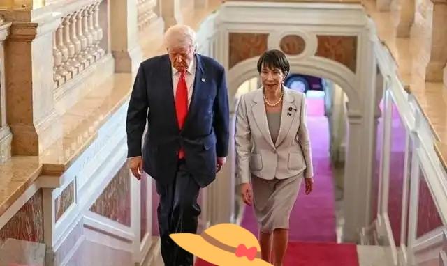 一边抱美腿一边怕失华，日本的两难

一份只改了四个字的当局草案，却让东京准备掏出