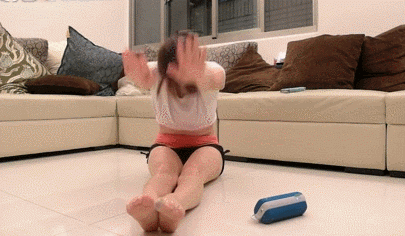 8个男女通用的全身拉筋动作，可以有效祛痛、排毒、增强肾功能，每个动作15次左右，