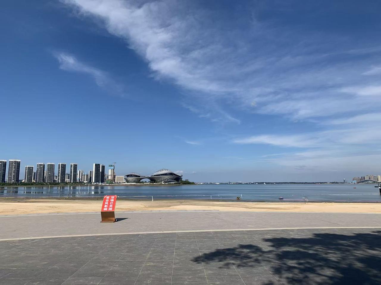 月薪 5 千，存钱三年，我再也不随便请客吃饭了。
以前总觉得人情最重要，
 朋友