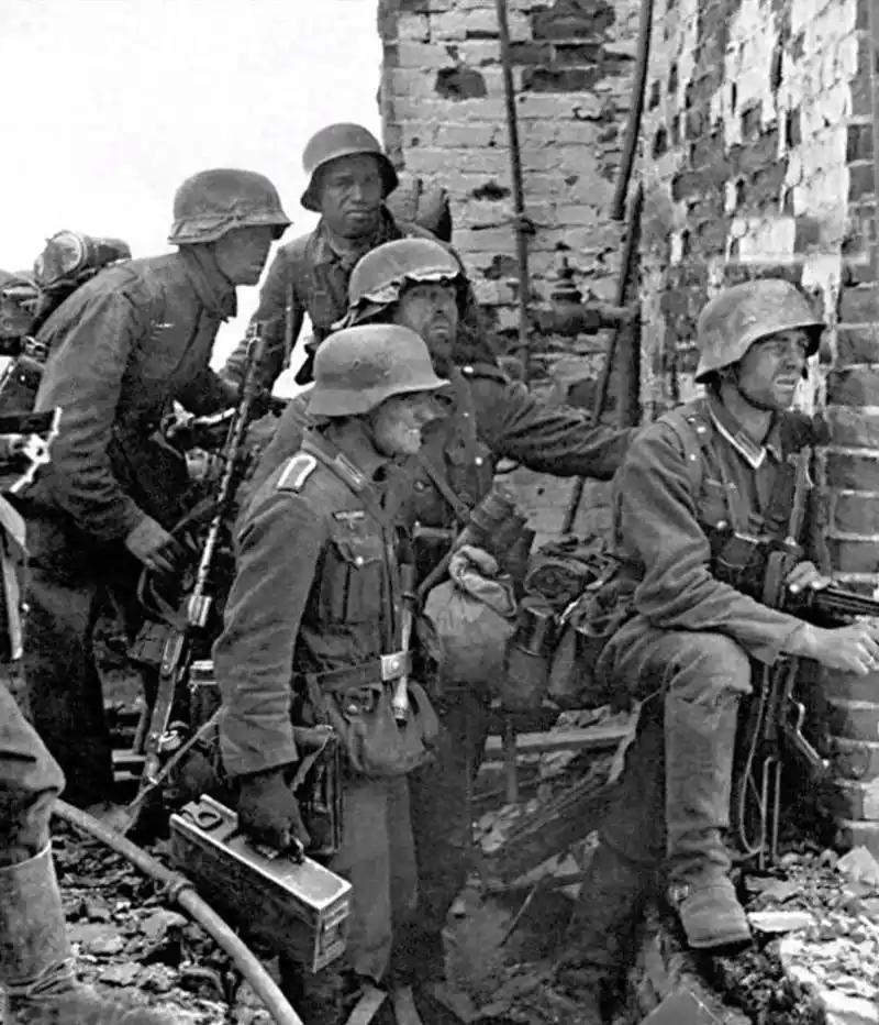 1941年的德军南方集团军群，放到亚洲战场能横扫多少日军甲种师团？

这个对比够