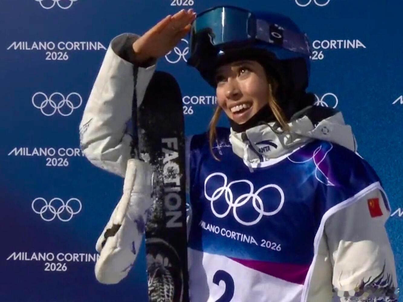 谷爱凌卫冕成功！米兰冬奥会U型池决赛，她凭借94分和94.75分的高分，为中国拿