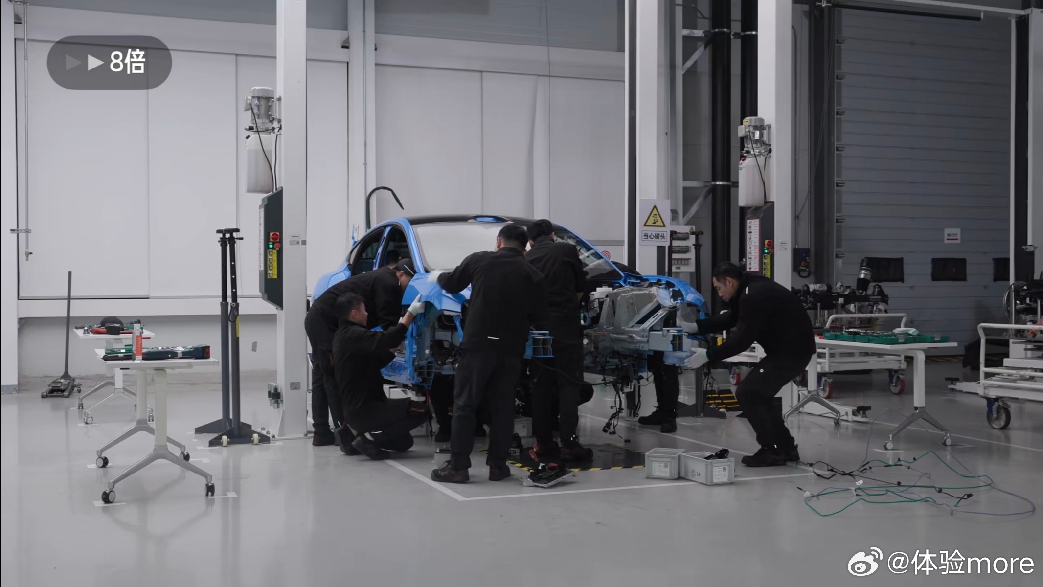 小米发布雷军拆车后装车视频新SU7沉浸式「装车视频」来了，我从头一直看到路试检测