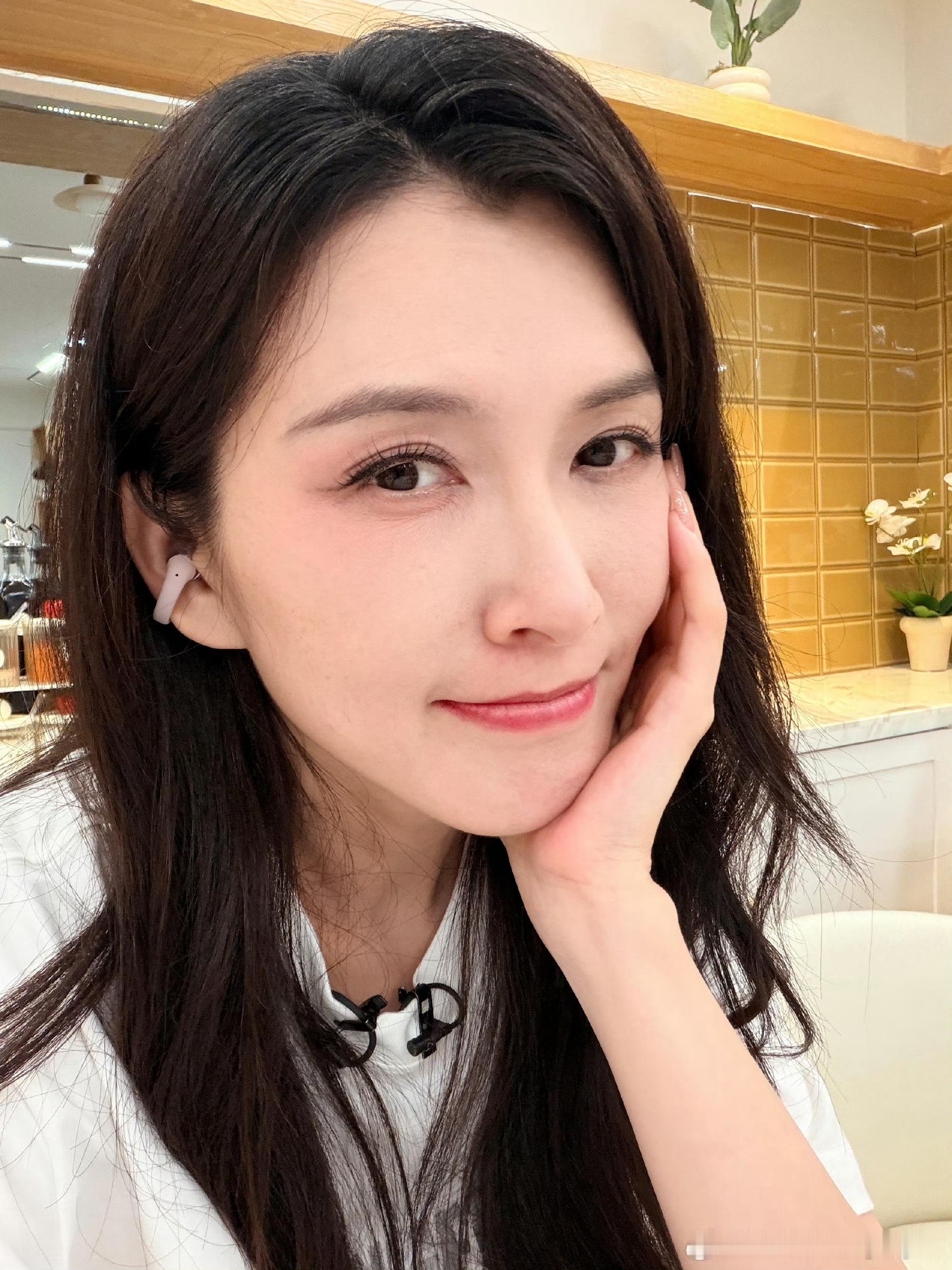 徐洁儿小考后哭了 女性之间的惺惺相惜太好哭了！徐洁儿一公轮空时的忐忑，小考第一后