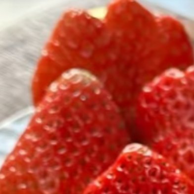 超好喝草莓牛乳🍓草莓烤奶食材：草莓3颗、纯牛奶、糖做法：1. 先把草莓洗净切丁