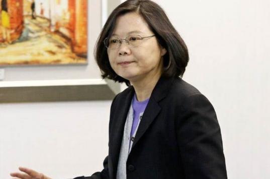 7月31日，蔡英文接受《亚洲杂志》独家专访。她把大陆在南海和台湾海峡的行动，跟两
