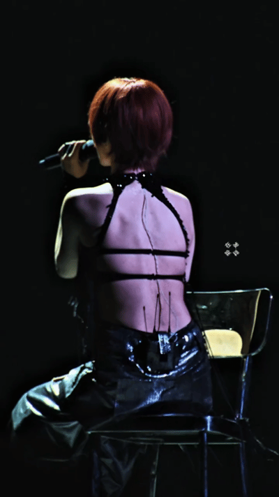 杨丞琳无语
她表演舞台展示绝美后背
网友却只想给她拔火罐[笑哭][笑哭]