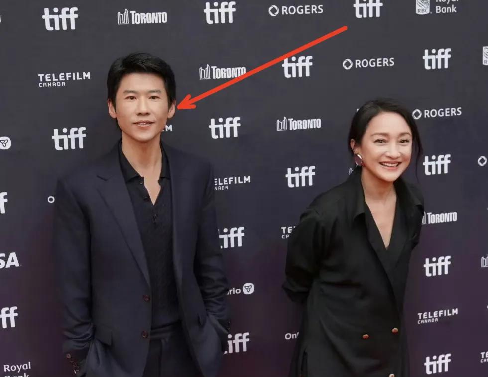 文化工作者一定要有文化，
不信你看演员王骁，
9月18日，第51届多伦多国际电影