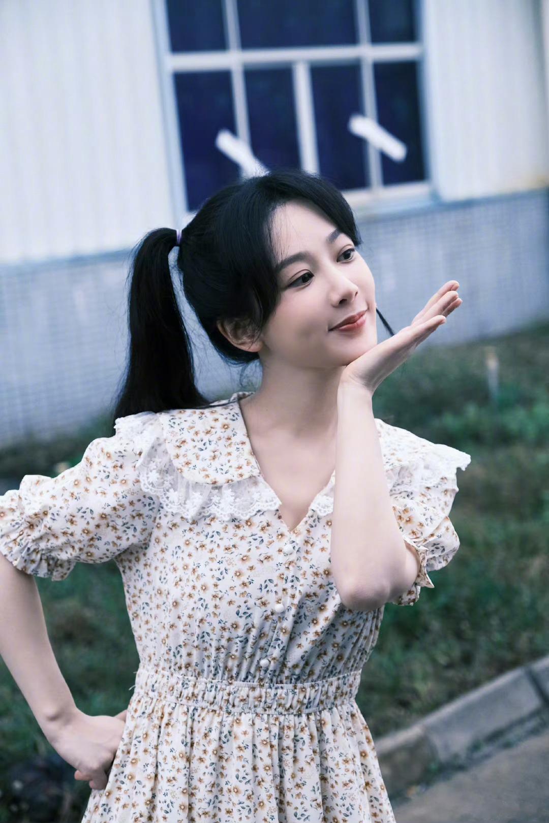 #杨紫[超话]##杨紫小夭# 💜#杨紫长相思# 沿途的风景很美就像今天的你一样