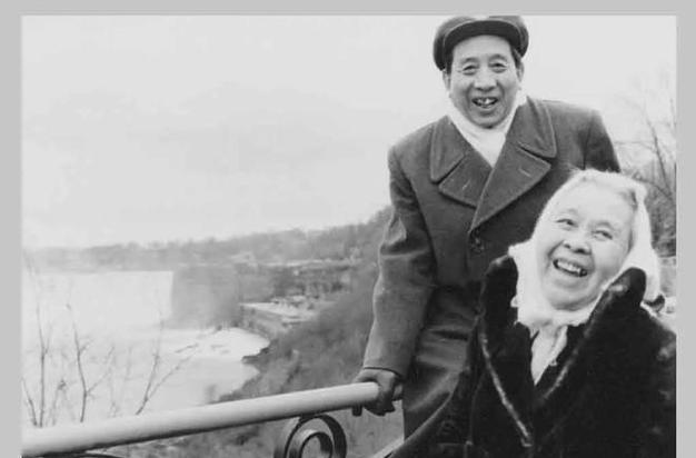 1986年，丁玲在家中去世，三年后，她的丈夫迎娶张钰，但在成婚前提出了两个条件，