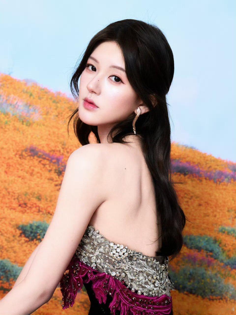 赵露思 白鹿、鞠婧祎、田曦薇、星光大赏造型出图，就这么美到我挪不开眼