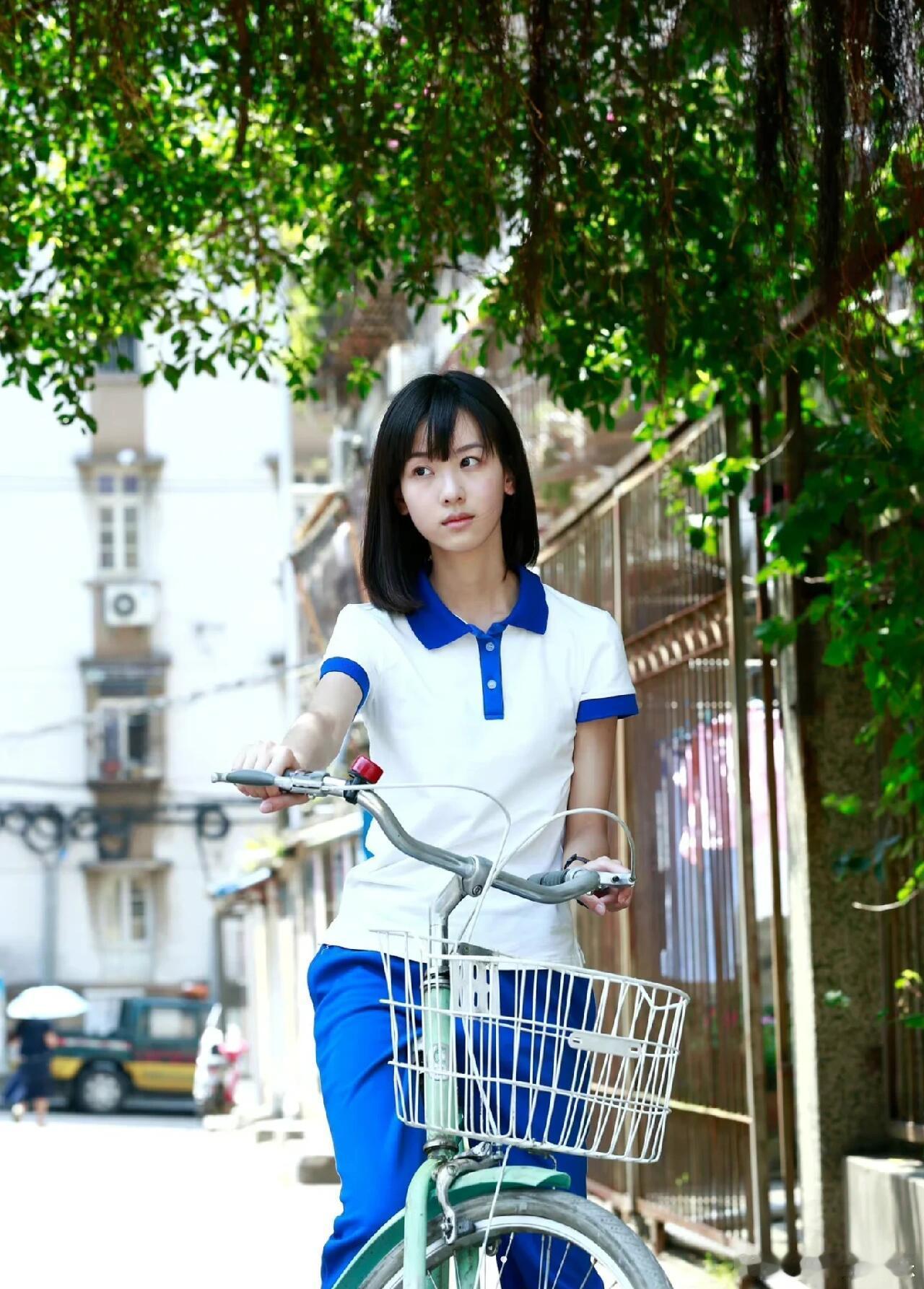 杨洋陈都灵初代同事杨洋陈都灵马思纯初代同事 杨洋马思纯都给陈都灵宣传新剧了！初代