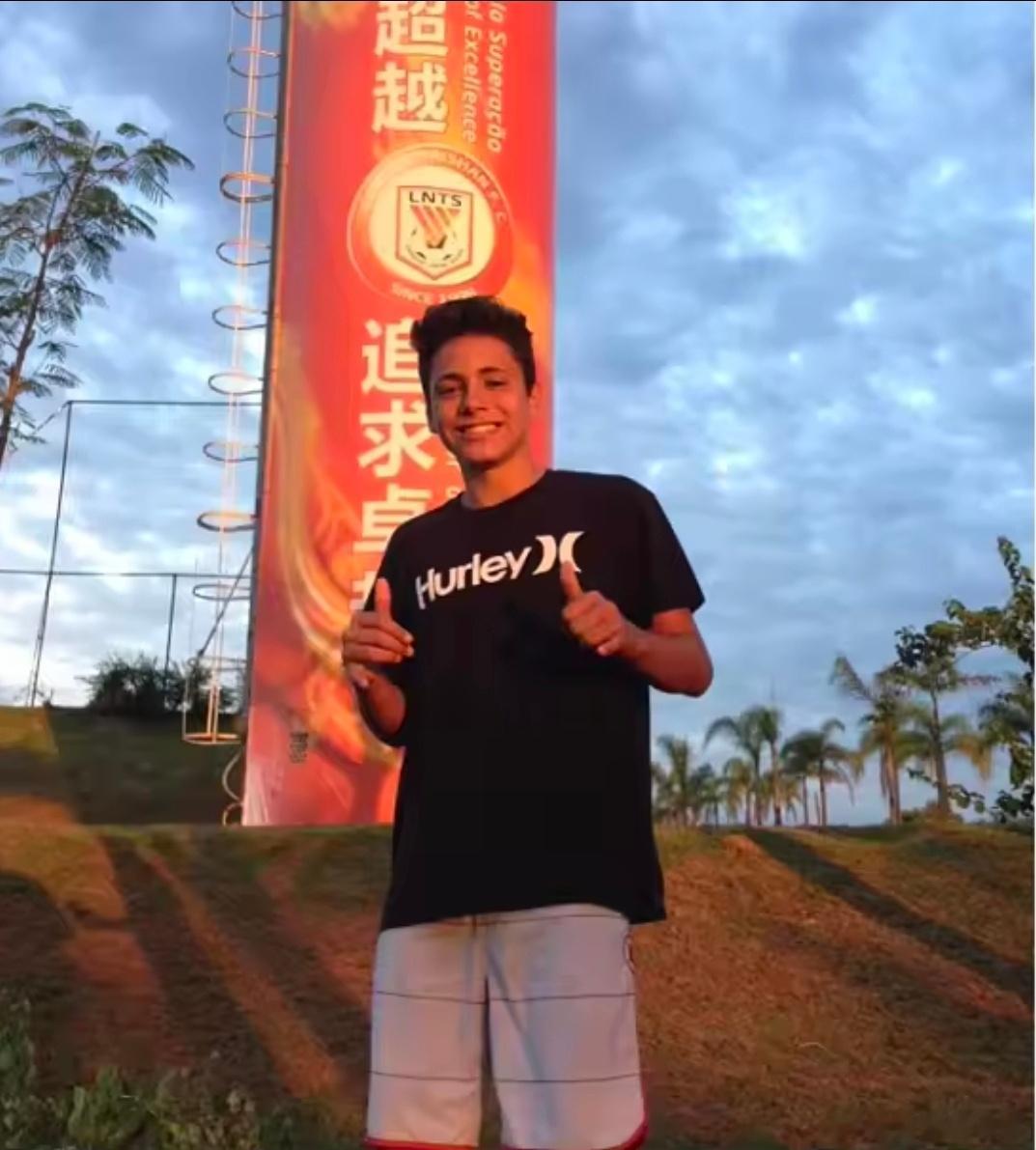 不少球迷发现本届世界杯的中国元素，巴拉圭球员毛里西奥就是其中之一。在对阵美国的小