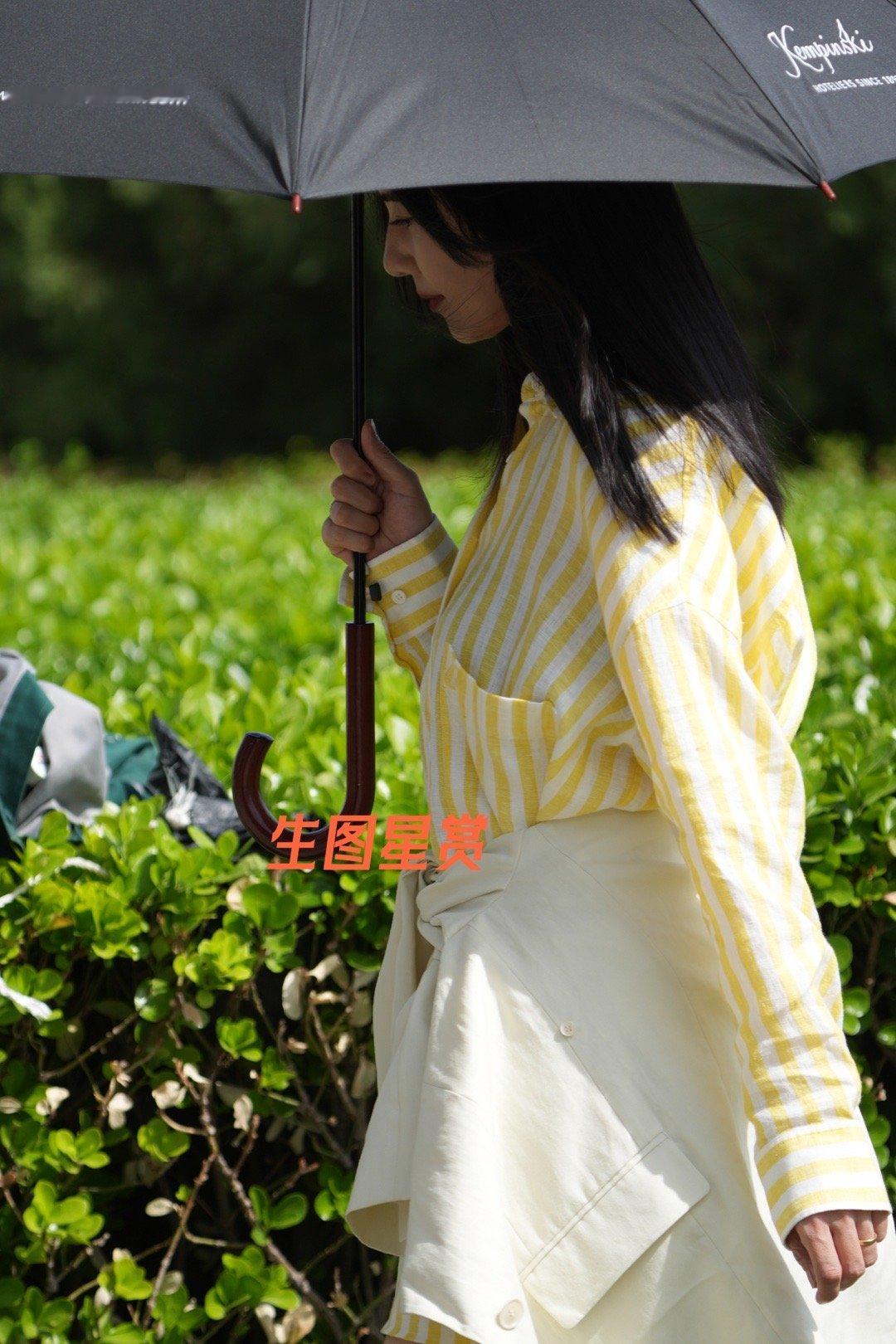 高圆圆北影节外拍，青春洋溢大美圆🍃🍃 | 2616独家 ​​​