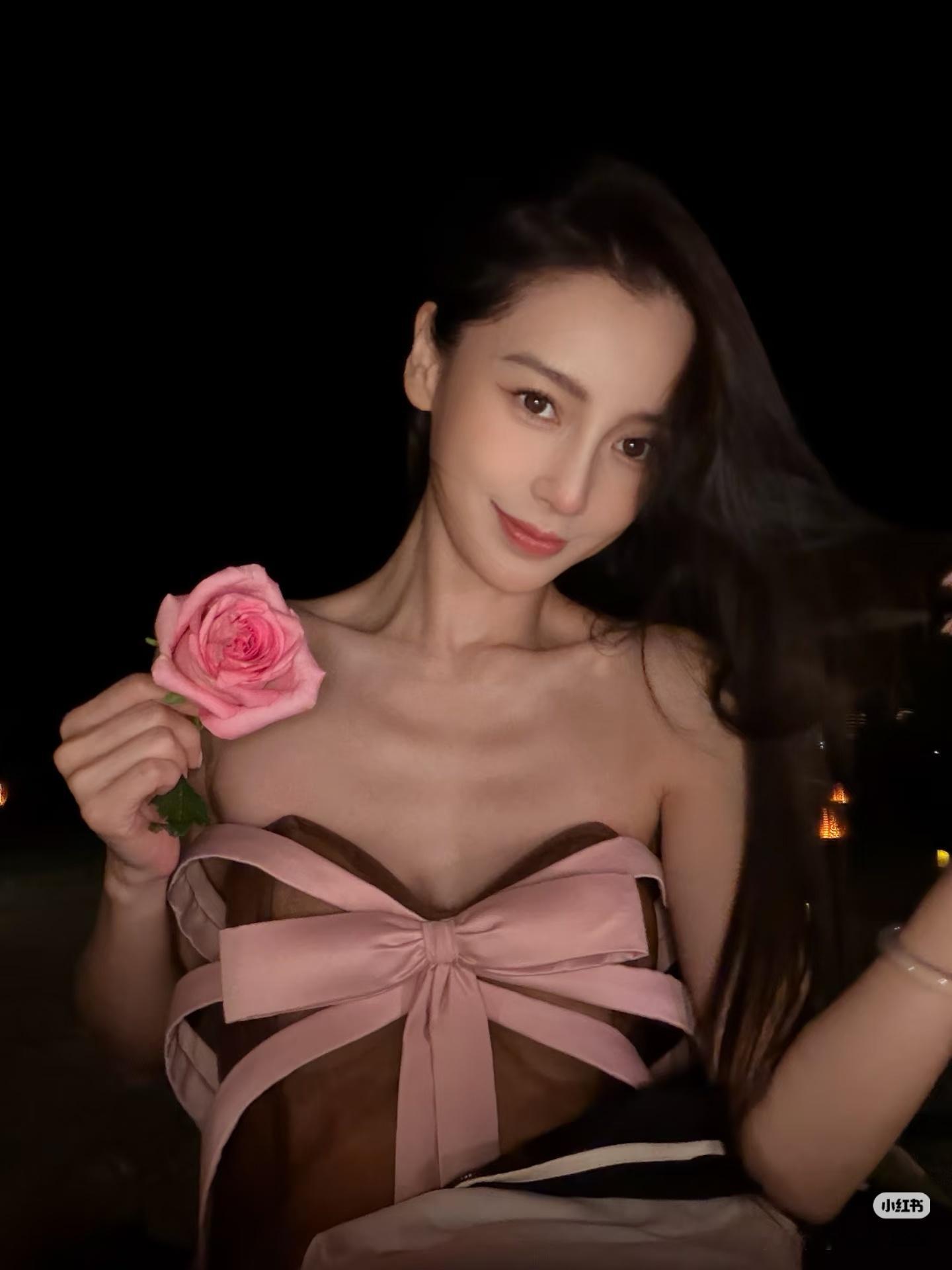 angelababy 杨颖 叮咚！！！⏰⏰⏰开始本次聚会团建结束后在群里接龙打咔