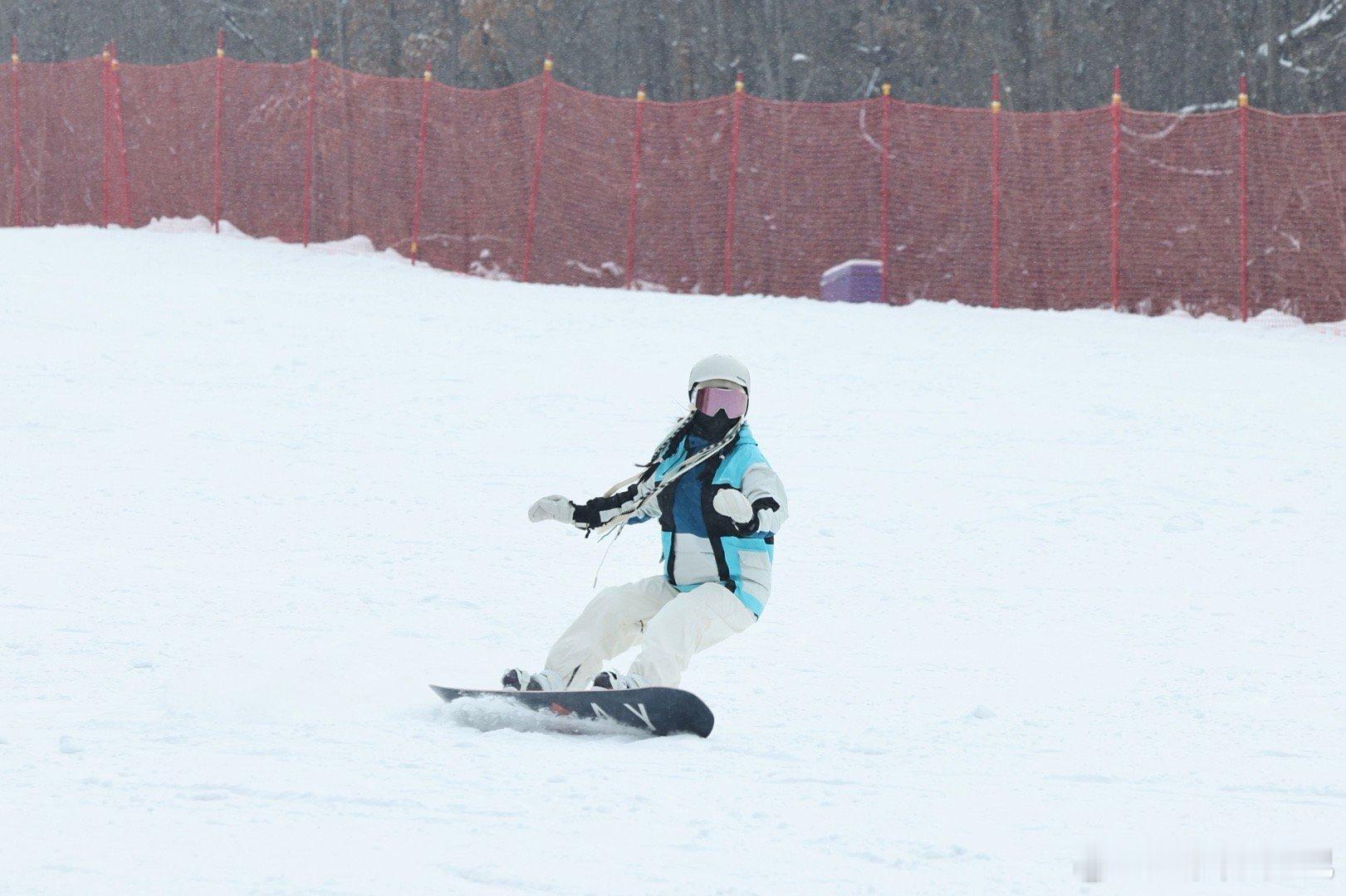 终于到冬天了来万峰开板啦！今年一定要进步时尚时尚最时尚滑雪周末去哪儿万峰通化滑雪