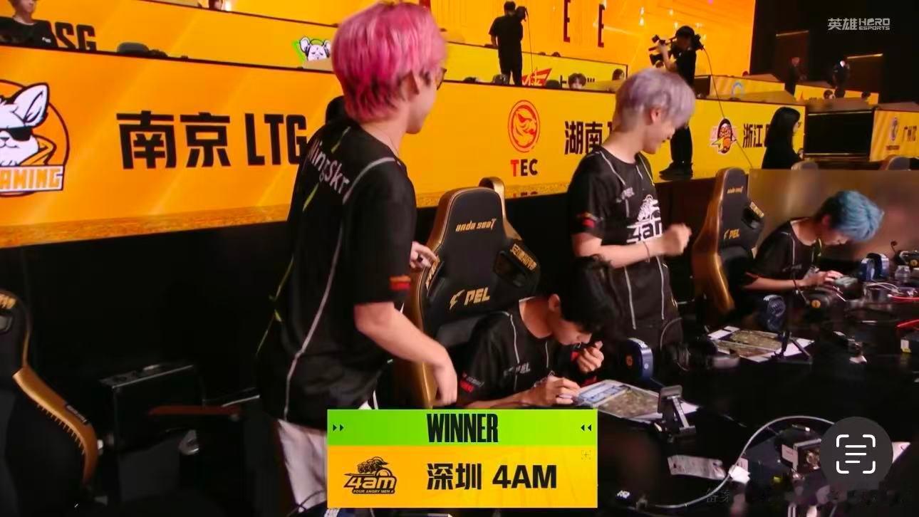 4AM沙漠图吃鸡4AM野桃首夺MVP沙漠图运营思路直接拉满，全员转移拉扯行云流水