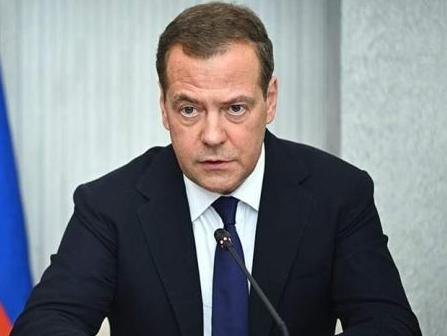 突发消息！
 
2月2日，俄罗斯重量级人物梅德韦杰夫突然捅破窗户纸，公开承认俄美