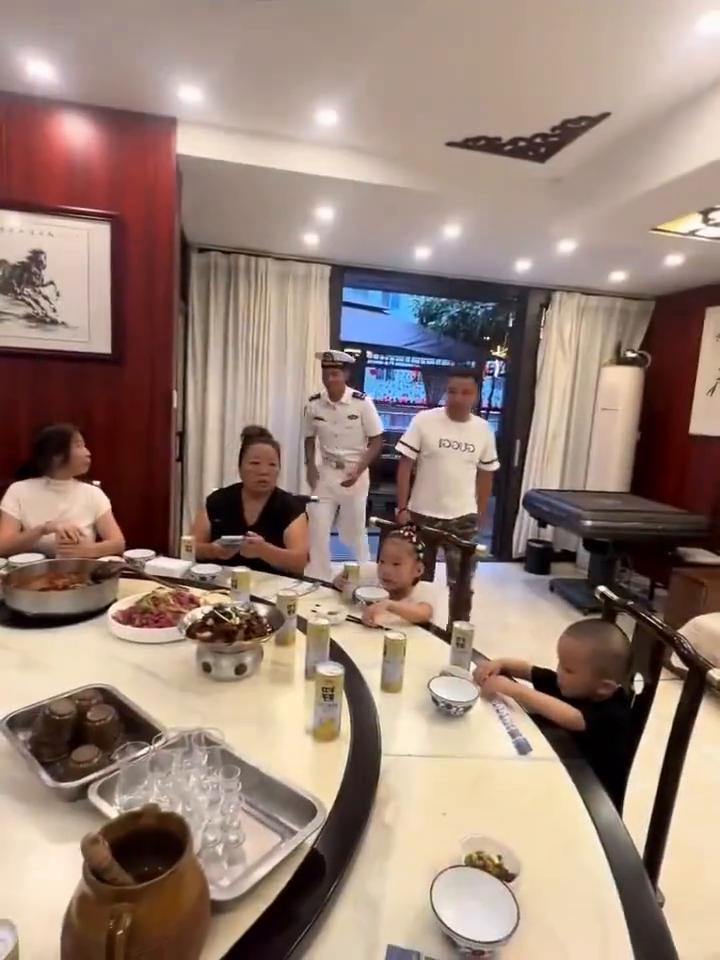 你最近的。