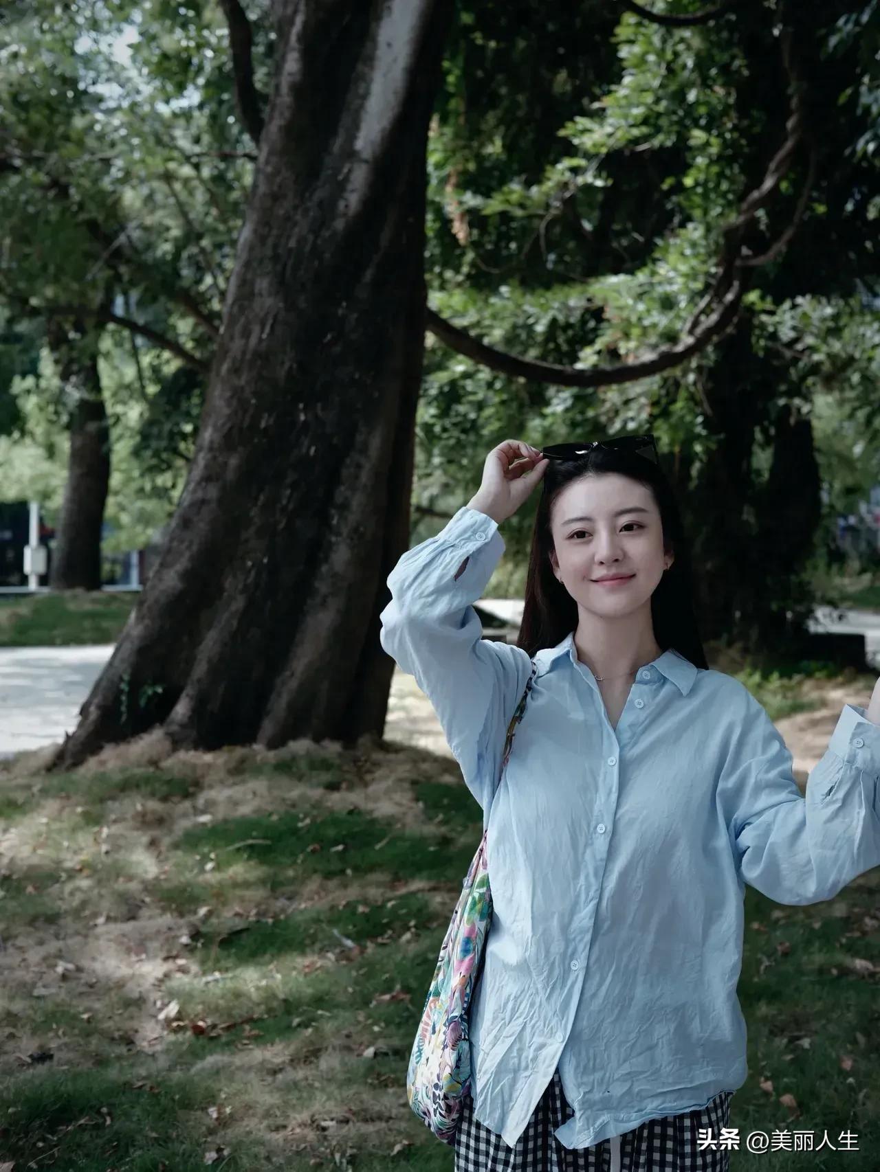 一古镇，一个人，一壶茶