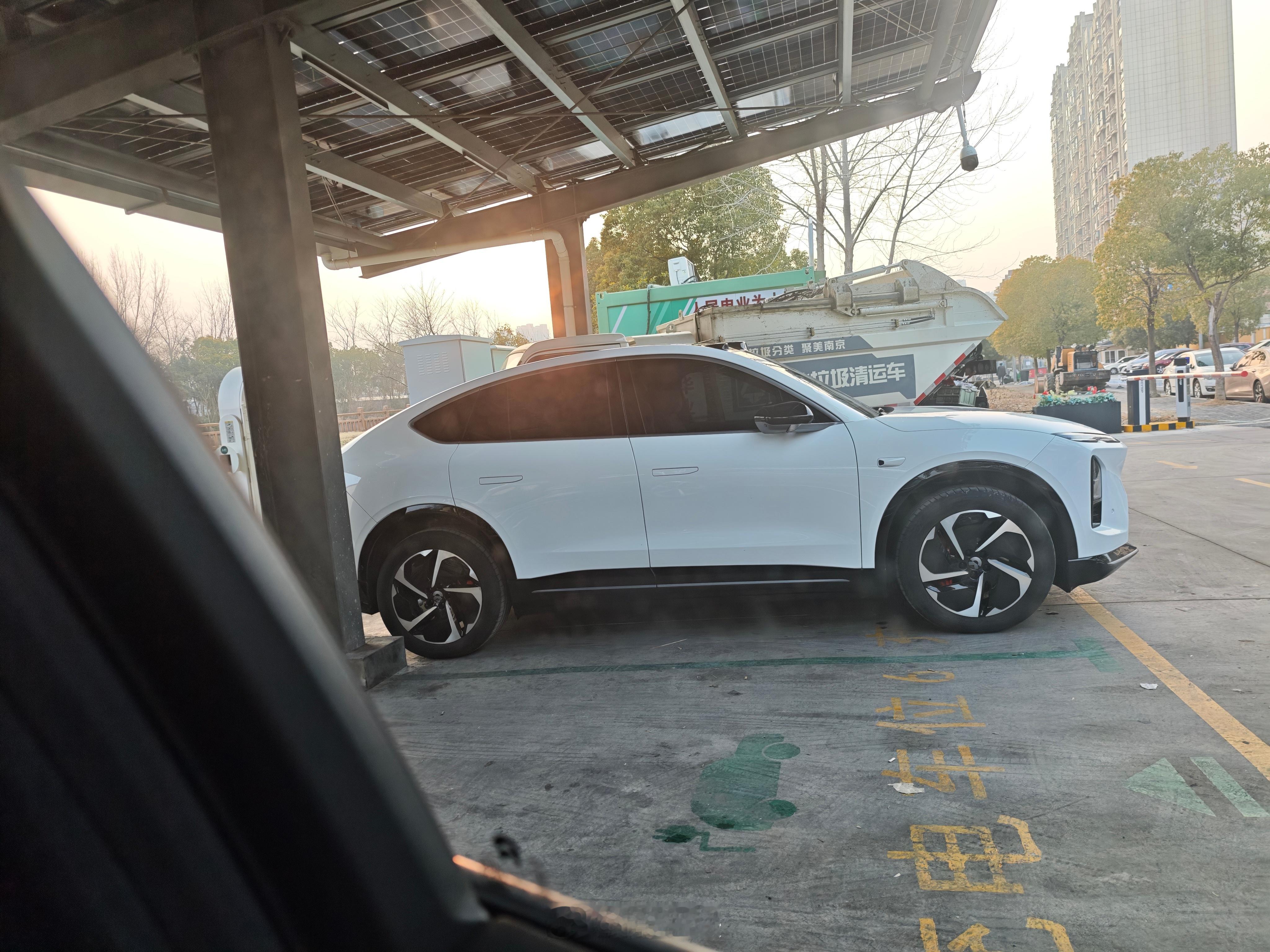 该省省，该花花，谁说蔚来只能换电的？不着急的时候充电更划算我与汽车的日常蔚来