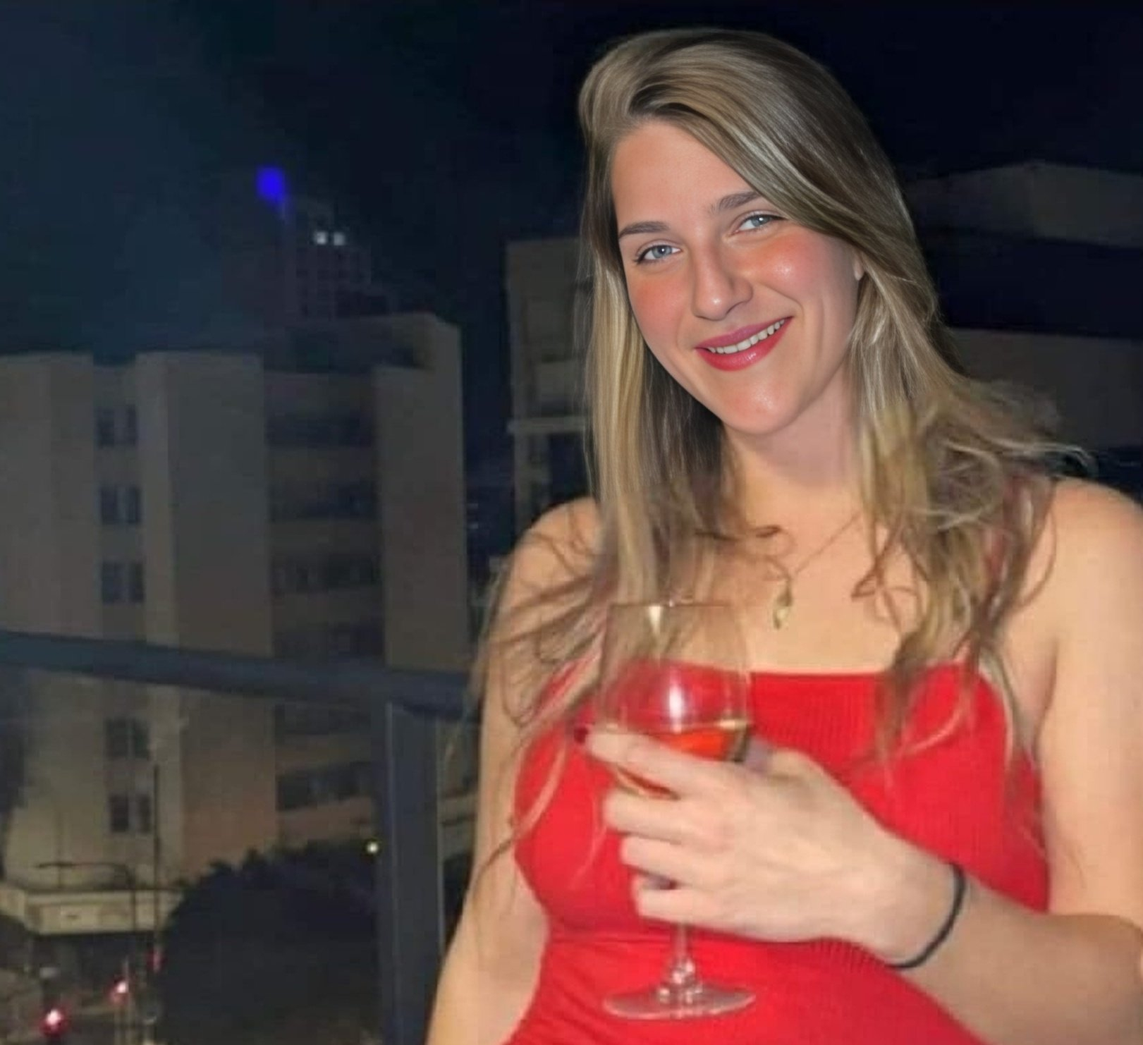 28岁的以色列女孩莎尼·库珀瓦瑟 (Shani Kuperwasser)，她是特