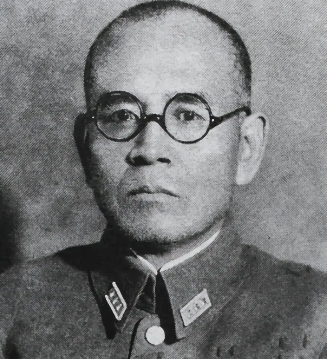 冈村宁次是极少数反对扶持汪伪傀儡政权的日军高级将领之一。

他认为只要不组建南京