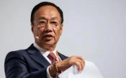 [微风]“只要大陆真敢开战，我就敢立刻运物资过去！”郭台铭的声音在某个场合响起，