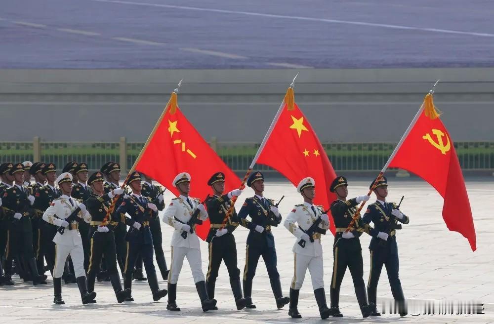 魏凤和、李尚福在军内地位很高，前后两任国防部长，身上的头衔有很多，但在被判死缓后