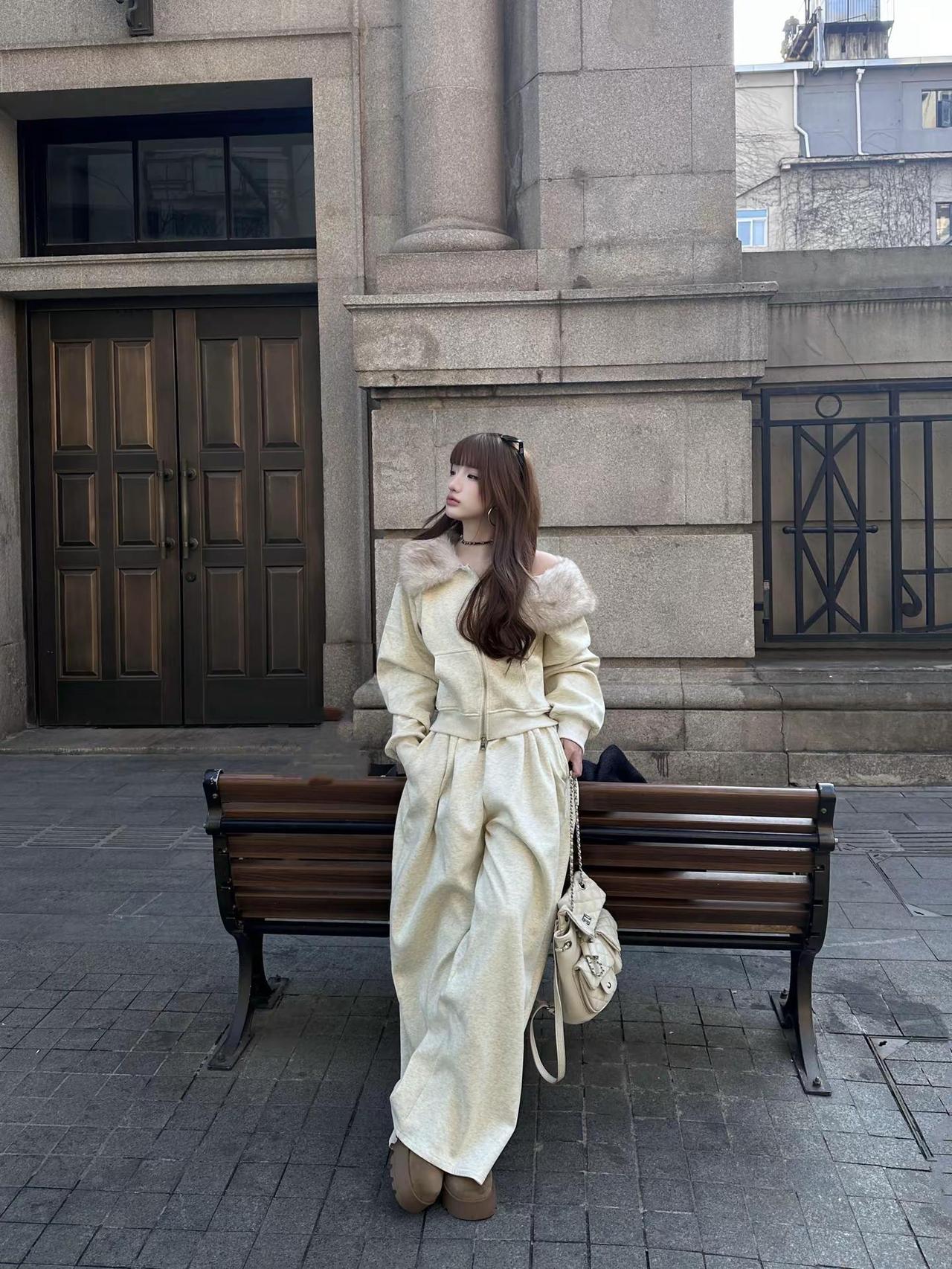 漂亮的女孩互相欣赏 低级的猪精说三道四。