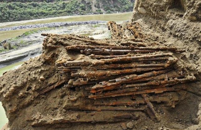 一千多支步枪深埋地下70多年，当时是什么原因？

2009年4月，四川江油涪江边