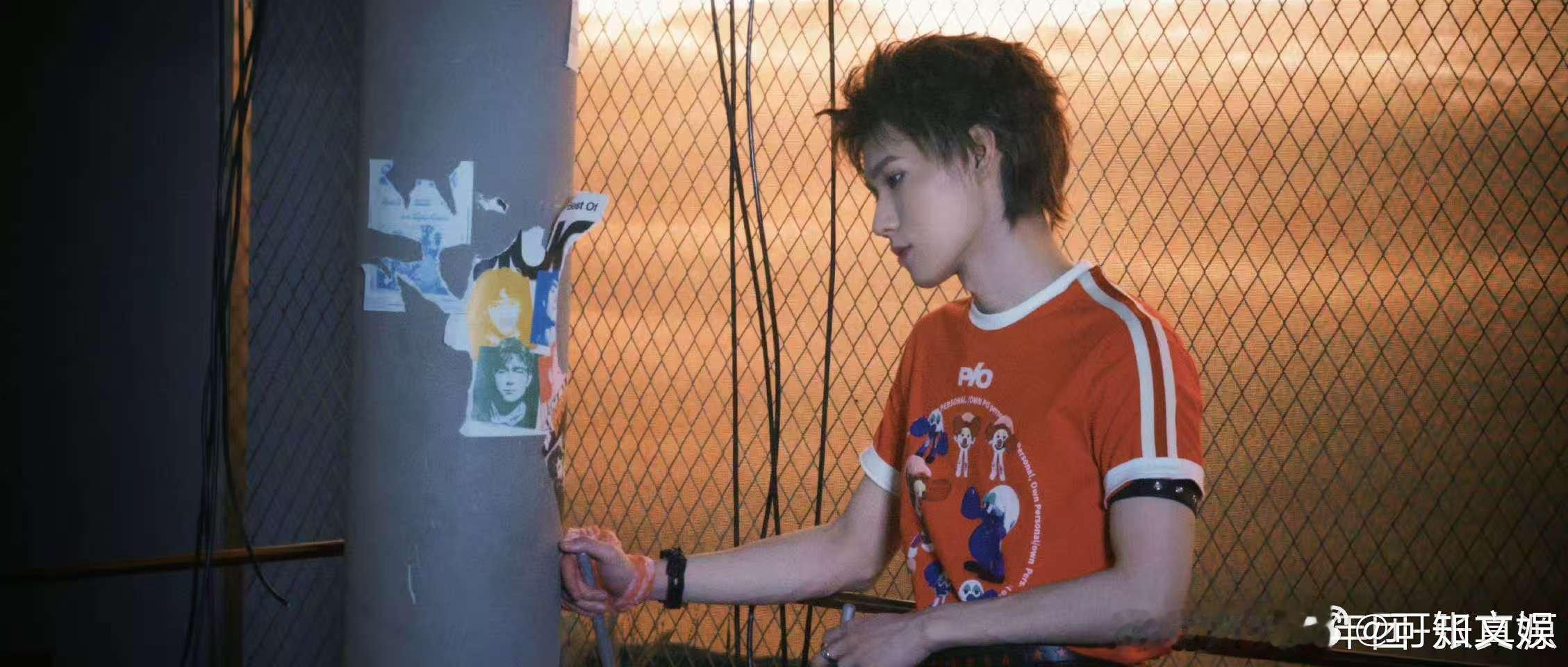 张真源臂环look张真源打鼓随拍张真源臂环look，哇塞， 