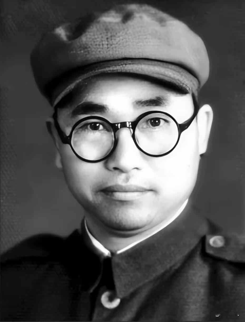1942年军区枪响！团长当众打死聂帅爱犬，众人以为要受重罚，结局令人动容
 
抗