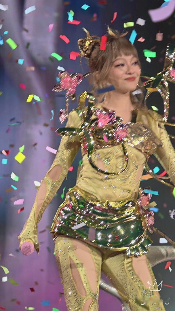 张韶涵演唱会抢妆、张韶涵西安演唱会抢妆很难想象后台节奏这么激烈，张韶涵西安演唱会