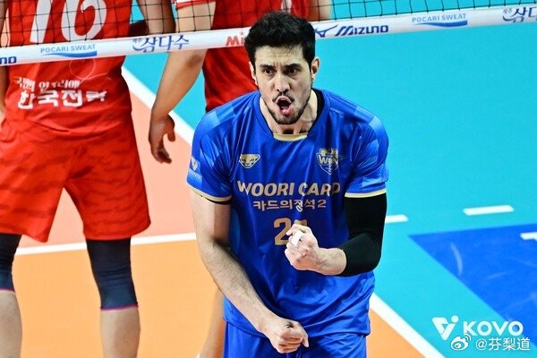 国际排坛动态韩国女排阿劳霍（友利卡）与女排选手席尔瓦（GS加德士）荣膺韩国V联赛