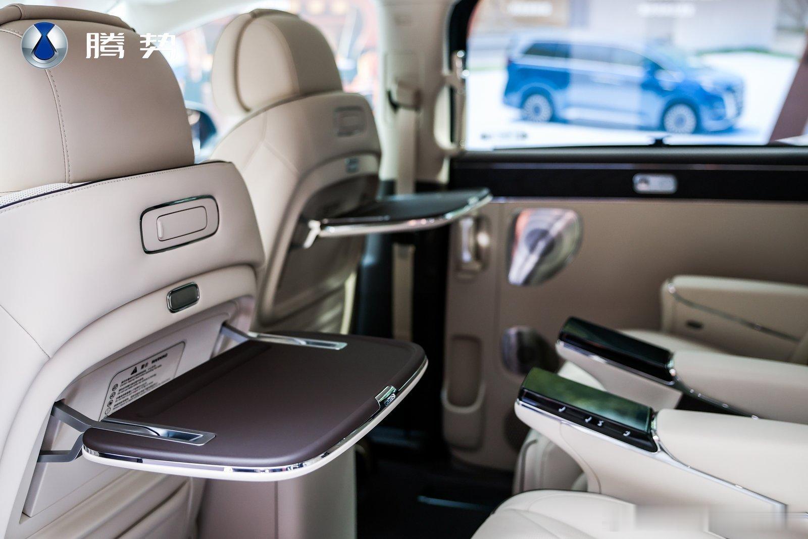 腾势 D9 迎来了自己的第二代产品作为 MPV 细分市场 这是一台足够优秀的产品