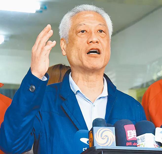 罢免绿委吴思瑶团队「地动删瑶」提案领衔人张克晋昨（1日）突发书面声明表示，即刻起