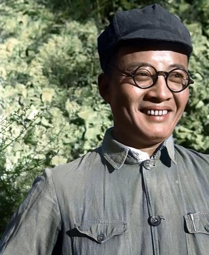 历史课本不会告诉你：遵义会议后，博古只是从中央最高领导人的位子上退了下来，并没有