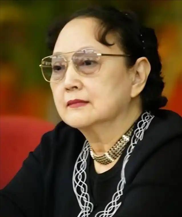 王晓棠说，自己唯一的儿子不到18岁就去世了，可自己又不能像祥林嫂一样到处诉说，她