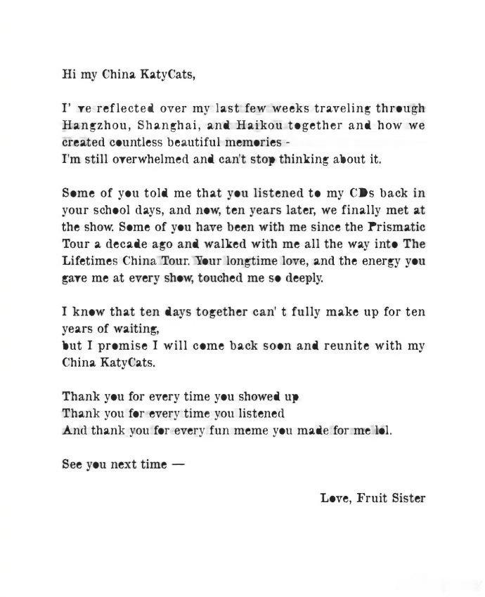 Katy Perry为中国凯蒂猫留信：“亲爱的中国KatyCats们：我回顾着过