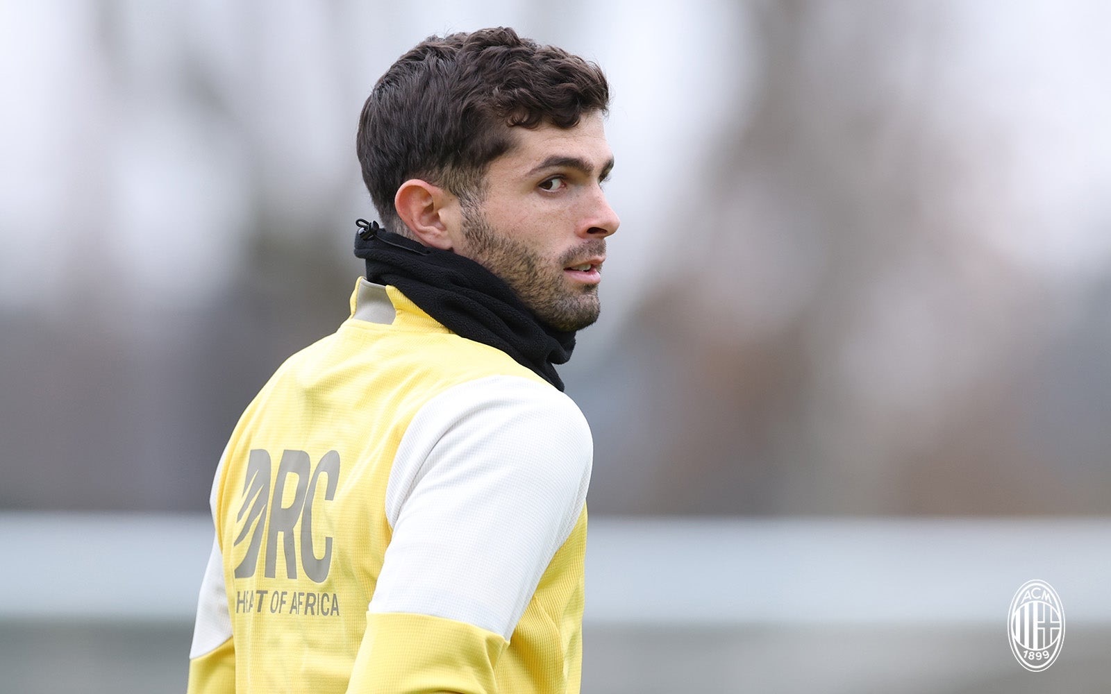 【训练组图】 🔴⚫️ 全力备战意大利杯。💪🏻sempremilanforz