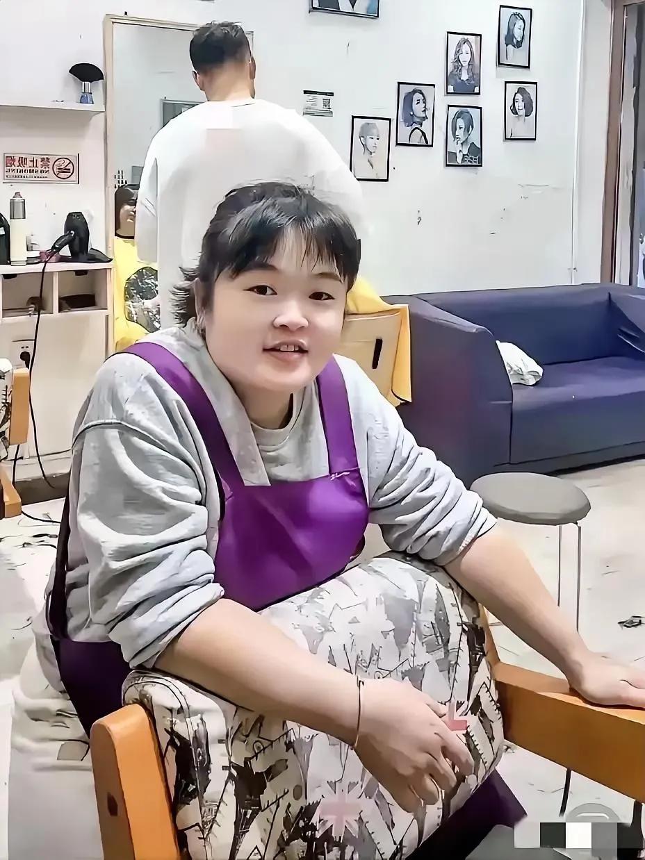 李晓华的热度飙升，深刻揭示了美发界当前亟待解决的三大顽疾：

1. 在某些发型师
