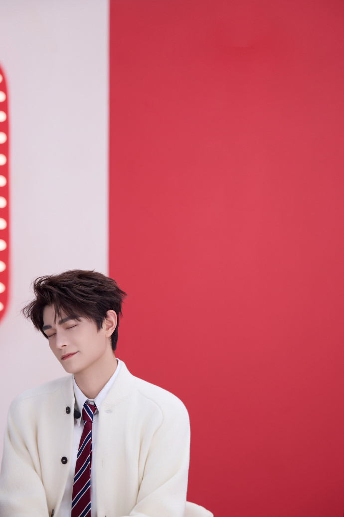 好萌啊丁禹兮 ˶>𐋣<˶ 