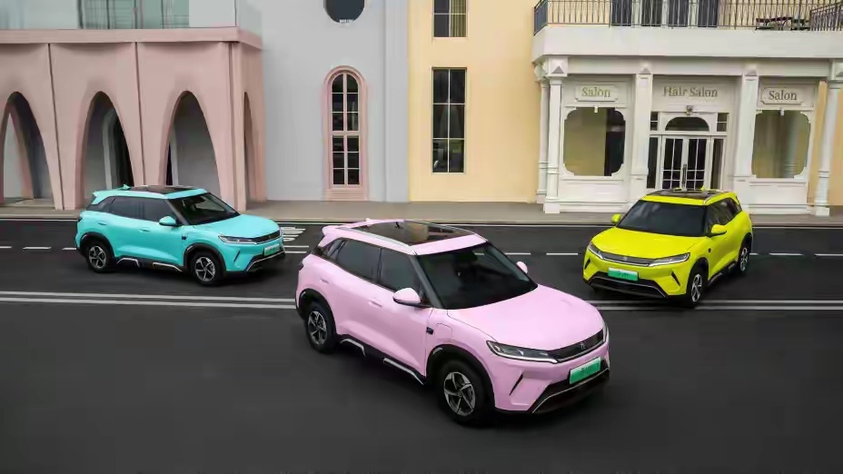 不是，比亚迪元UP的价格也太夸张了吧，不到7万就能拥有一辆小型SUV了呀，我还体