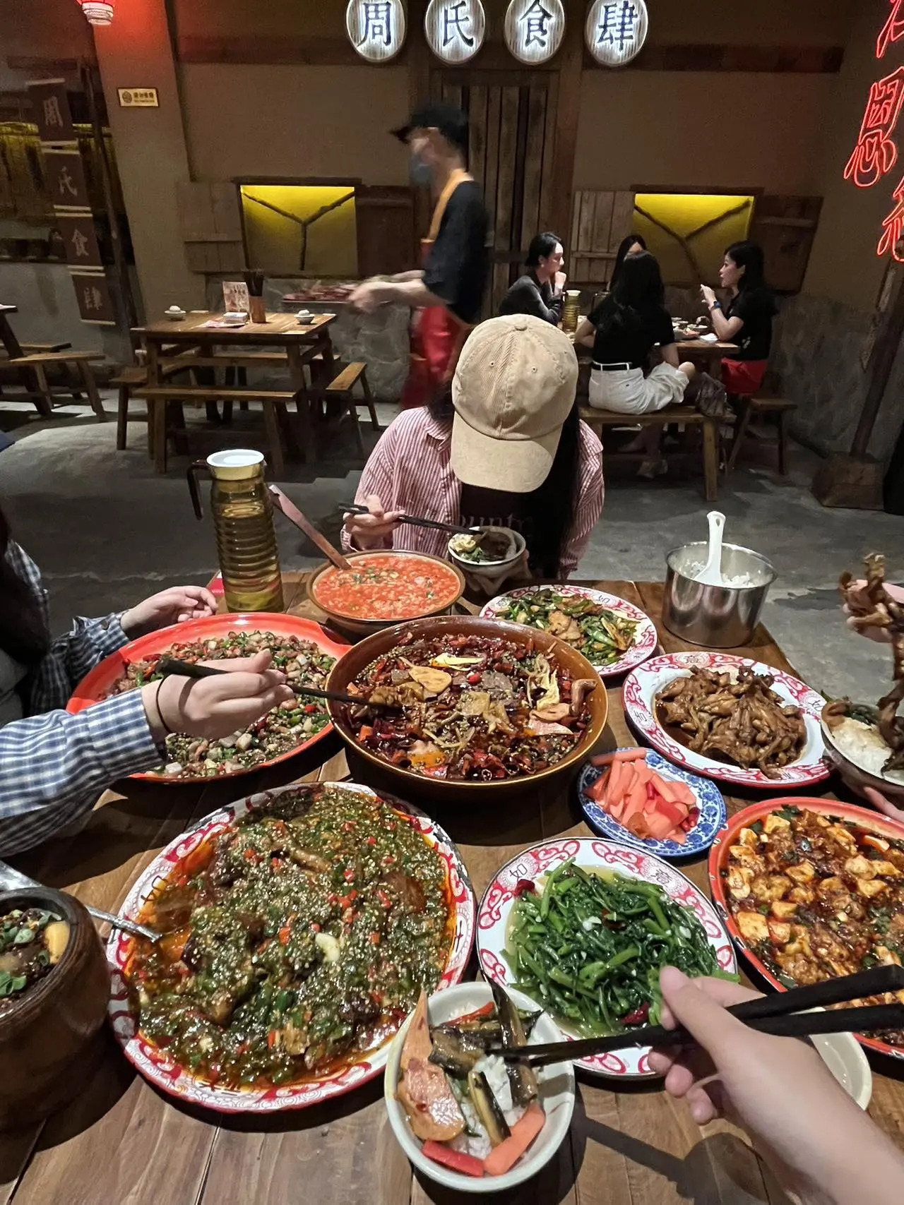 观音桥！一定要吃！！😋5天去吃了3次！这家江湖菜位置很好找👉就在北...